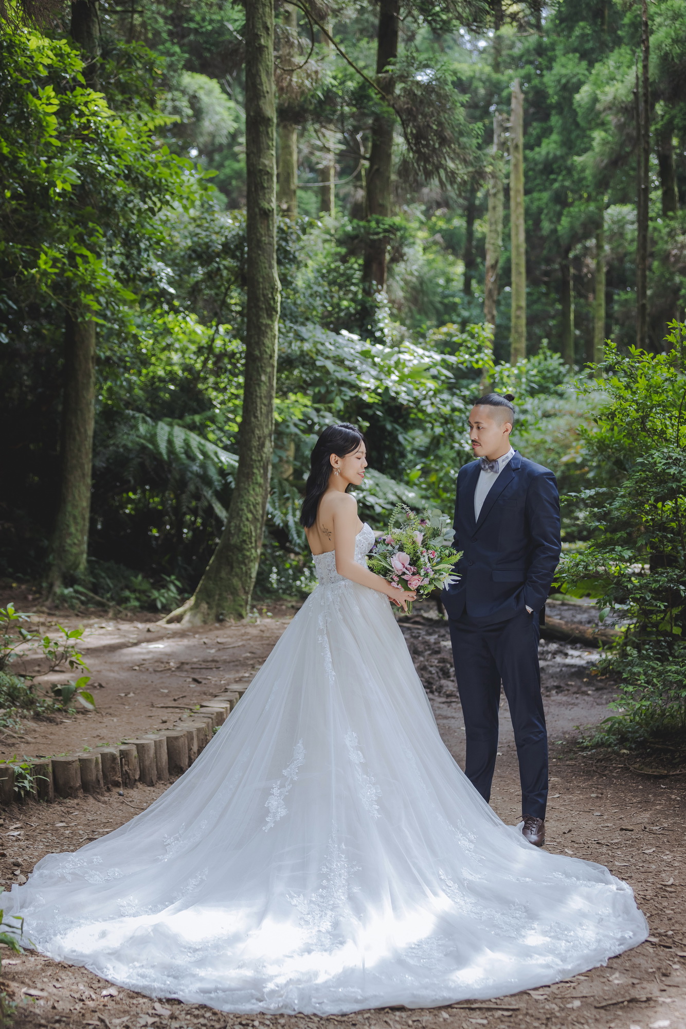 婚紗推薦 首選唯你 婚紗攝影，台北婚紗 中最推薦的高質感 婚紗照，拍婚紗 優惠實在，給新人最幸福的 婚紗攝影 體驗，客製化 婚紗照 包套，網路評價一致好評 婚紗價格 最透明的 婚紗攝影 團隊，實現您夢幻婚禮就在唯你 婚紗攝影。