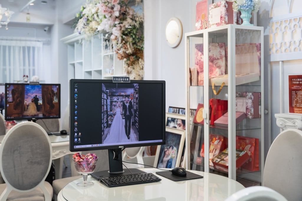 原來選婚紗也能像挑時裝一樣自在愉快、挑到欲罷不能！