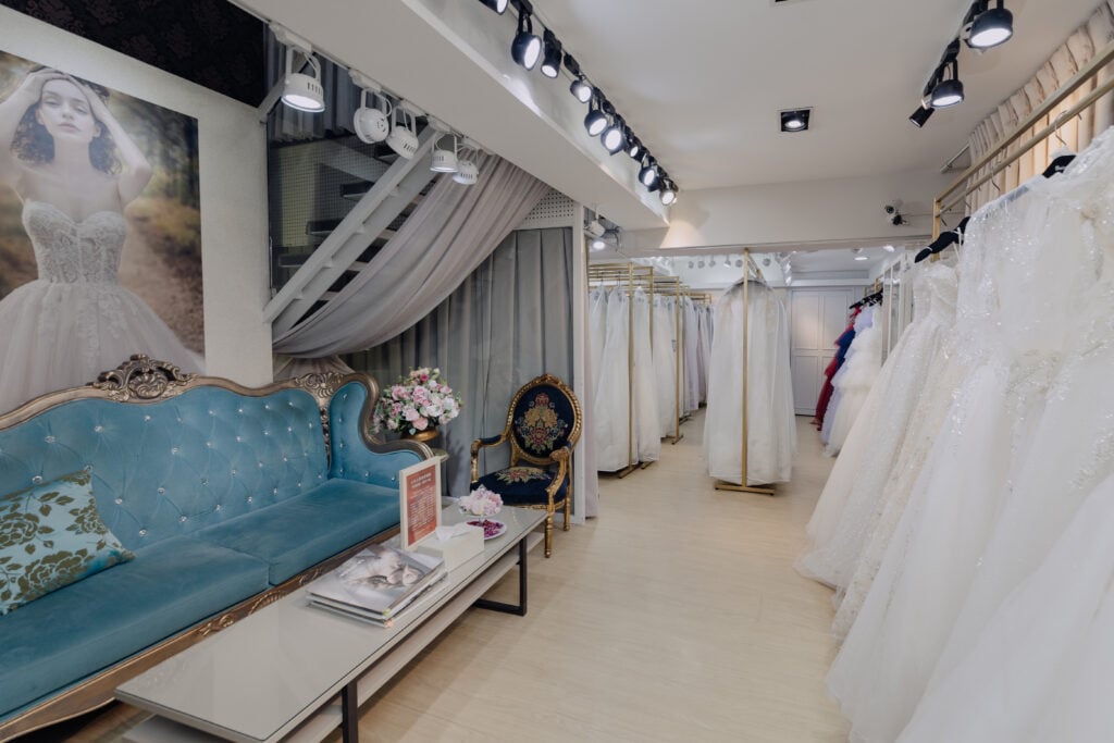 唯美華麗，夢幻如你：唯你婚紗，演繹永恆愛戀的優雅詩篇