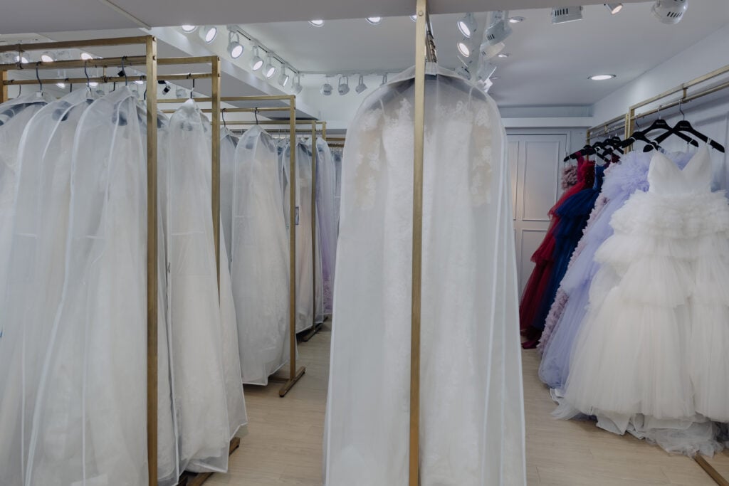 唯美華麗，夢幻如你：唯你婚紗，演繹永恆愛戀的優雅詩篇