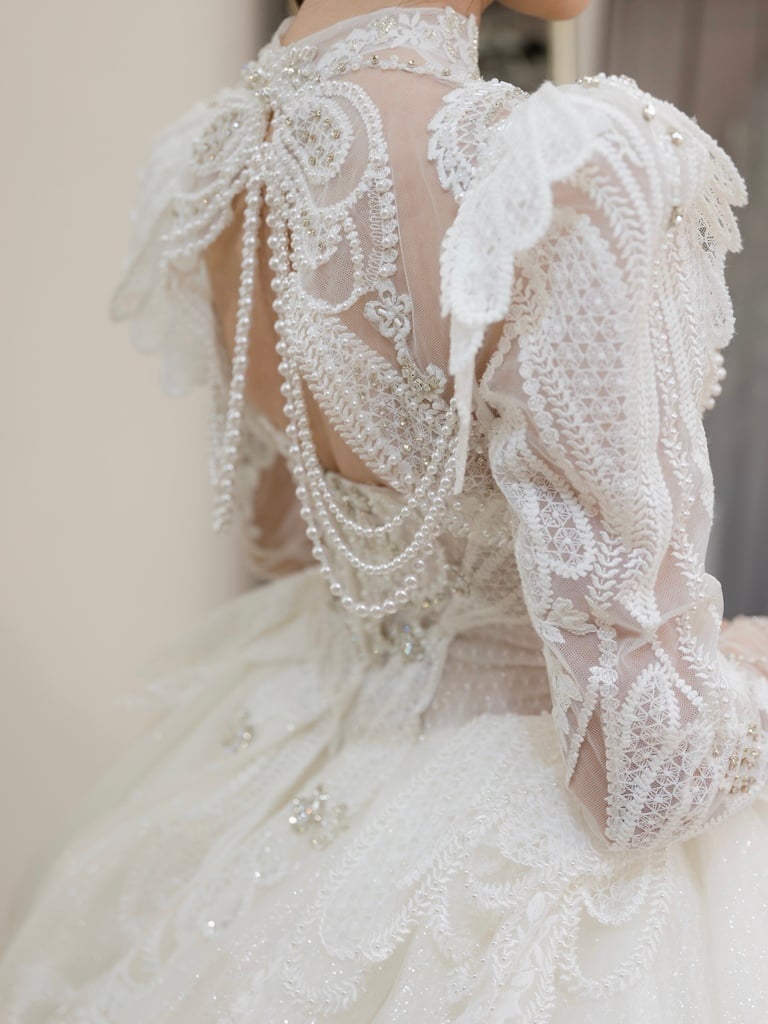 原來選婚紗也能像挑時裝一樣自在愉快、挑到欲罷不能！