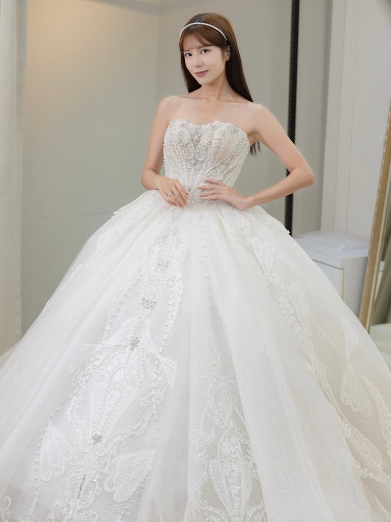 原來選婚紗也能像挑時裝一樣自在愉快、挑到欲罷不能！