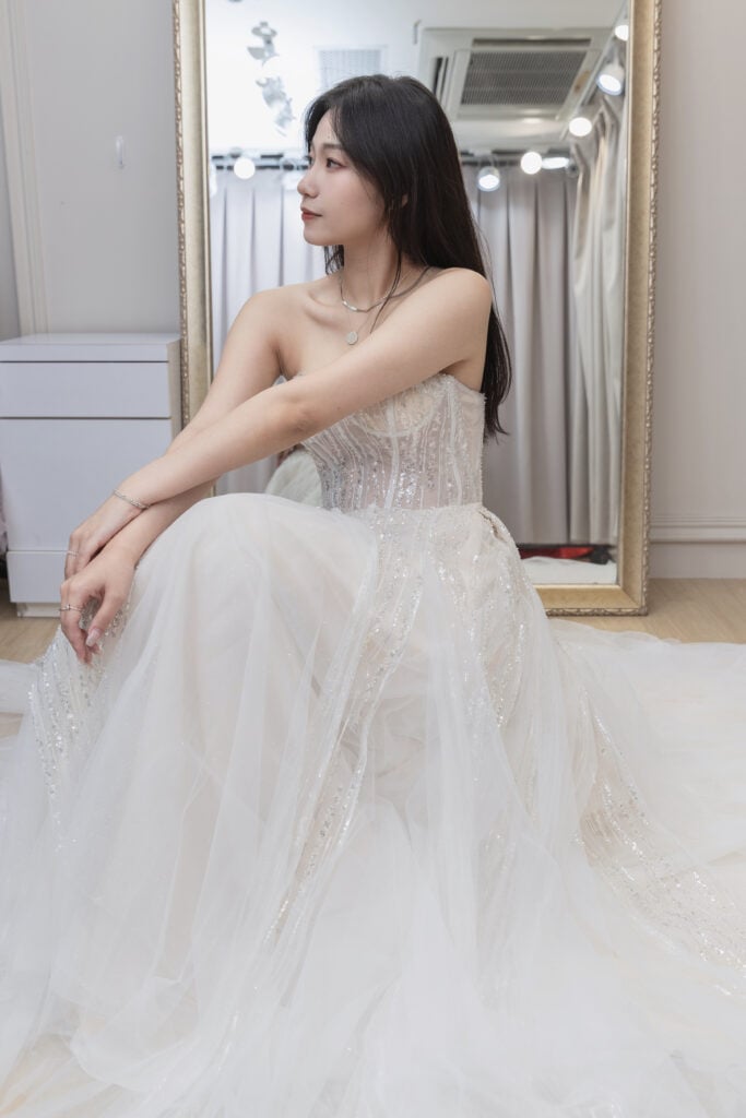 唯美華麗，夢幻如你：唯你婚紗，演繹永恆愛戀的優雅詩篇