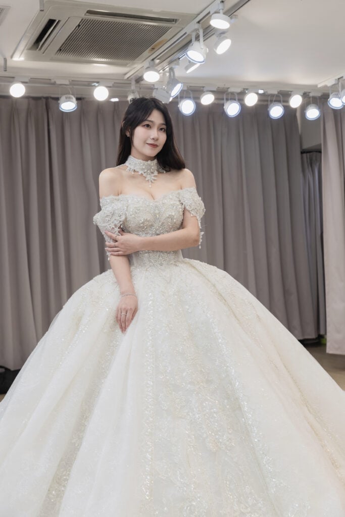 唯美華麗，夢幻如你：唯你婚紗，演繹永恆愛戀的優雅詩篇