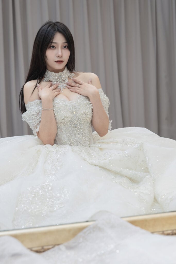 唯美華麗，夢幻如你：唯你婚紗，演繹永恆愛戀的優雅詩篇