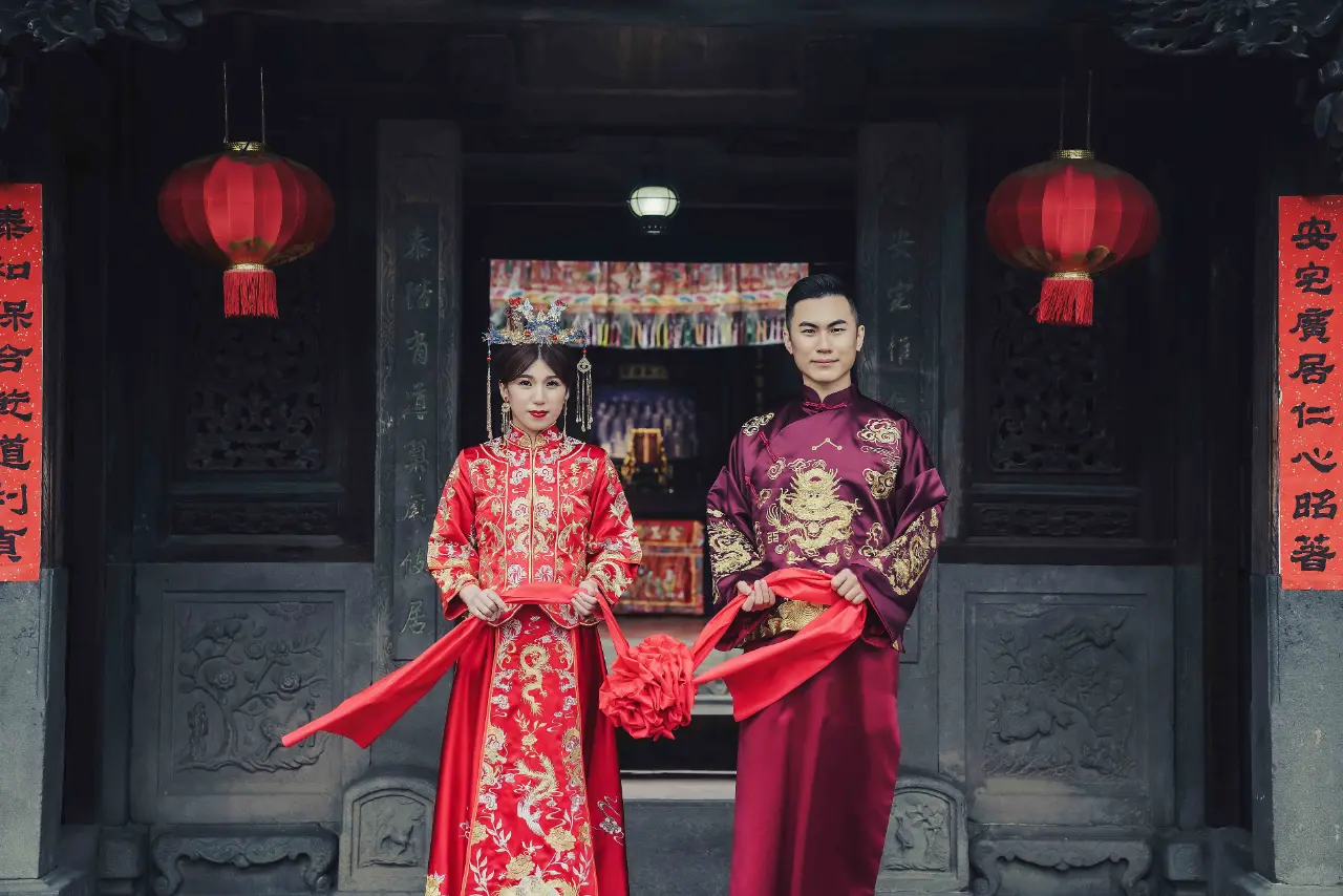 【中式禮服怎麼挑?】 龍鳳掛 / 秀和服 / 改良式旗袍