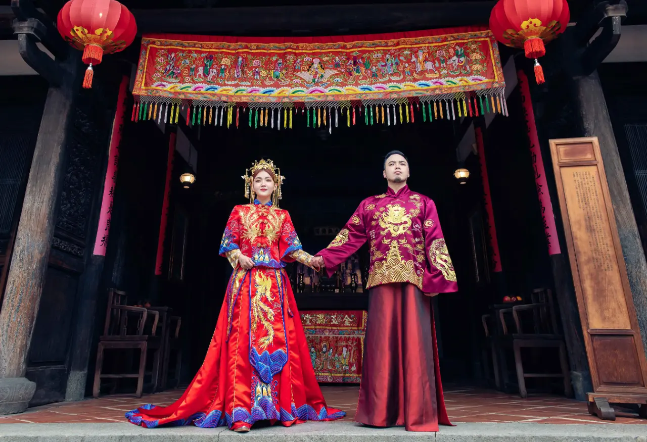 【中式禮服怎麼挑?】 龍鳳掛 / 秀和服 / 改良式旗袍