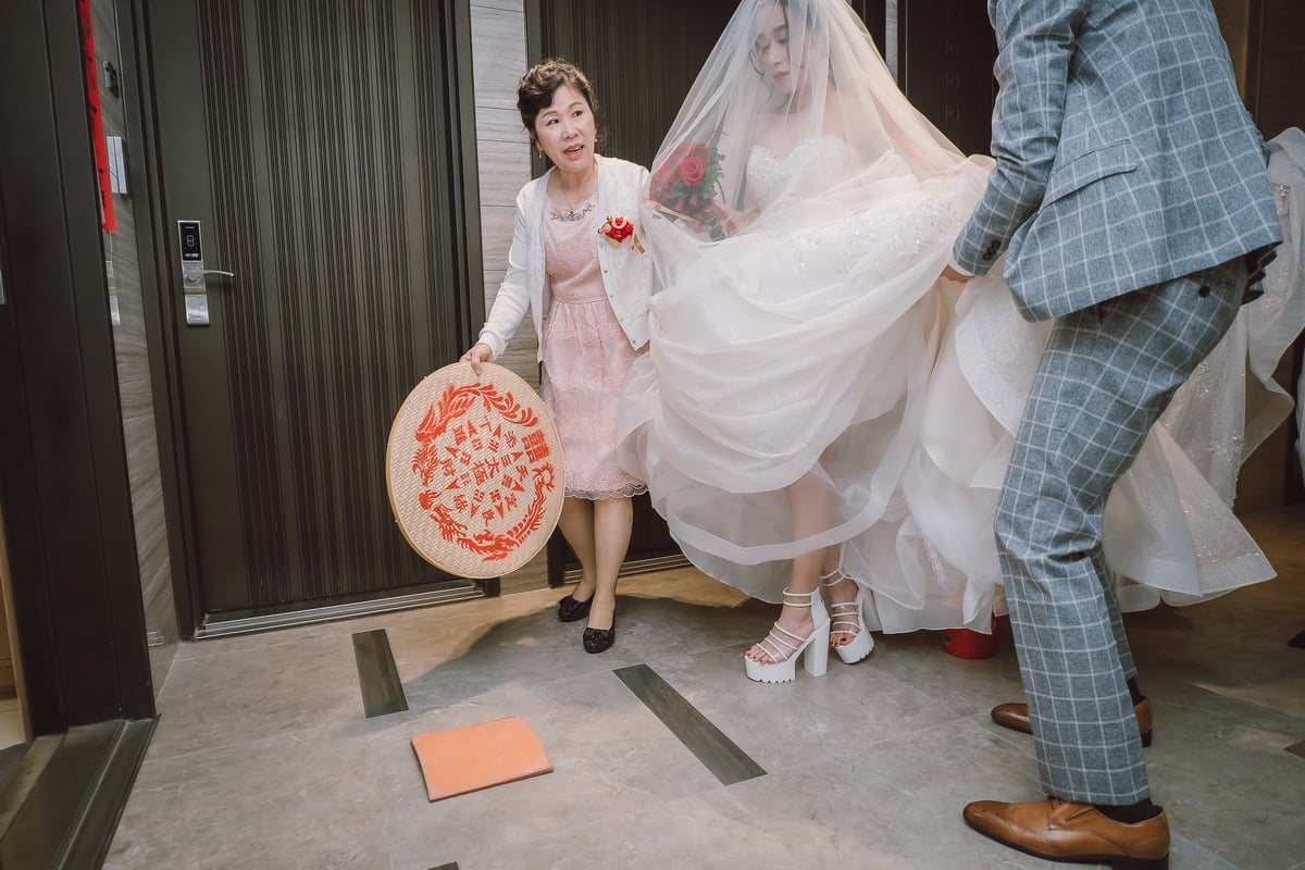 婚禮小知識 – 迎娶該拿米篩? 還是黑傘? 婚禮小知識 – 迎娶該拿米篩? 還是黑傘?